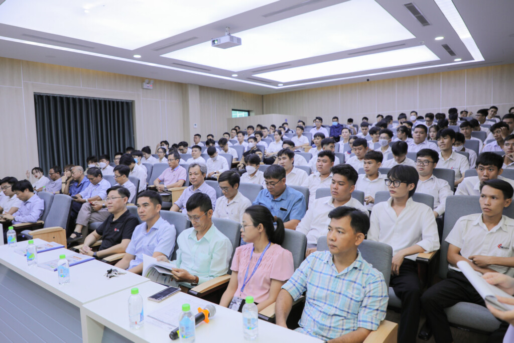SAVA M&E với hội thảo nghiên cứu khoa học lần 5 của Sinh viên Khoa Công nghệ Nhiệt - Lạnh - SAVA M&E 078A9856 - SAVA M&E